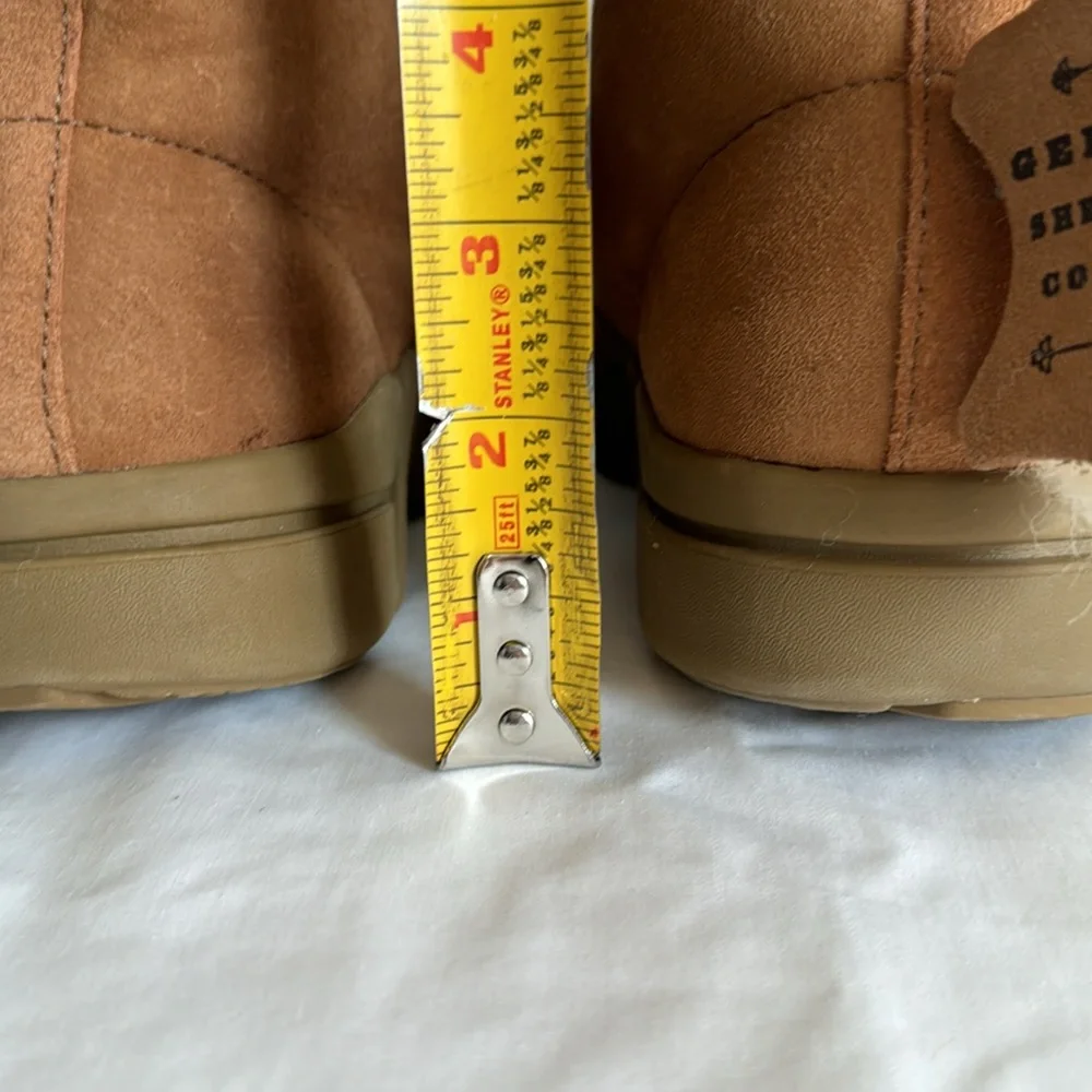 Mark Nason Apres - Sherpa lined, lace up tan boots.  Women’s size 7